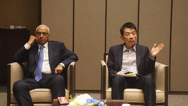 Ajit  RongJu_副本.jpg
